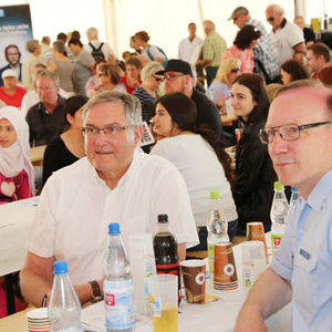 Der ehemalige Verteidigungsminister Franz Josef Jung, MdB, und Oberst Olaf von Roeder